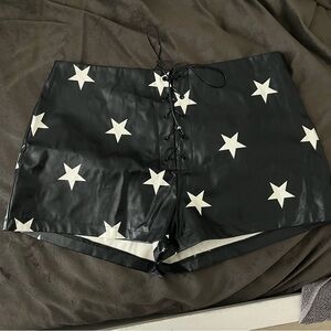 SHEIN Black and White Star Patterned Item